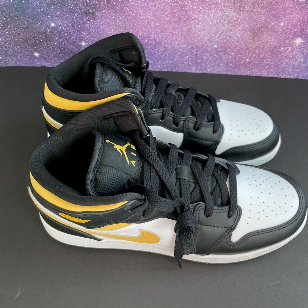 Size 7GS - Air Jordan 1 Mid Pollen MPN 554725-177